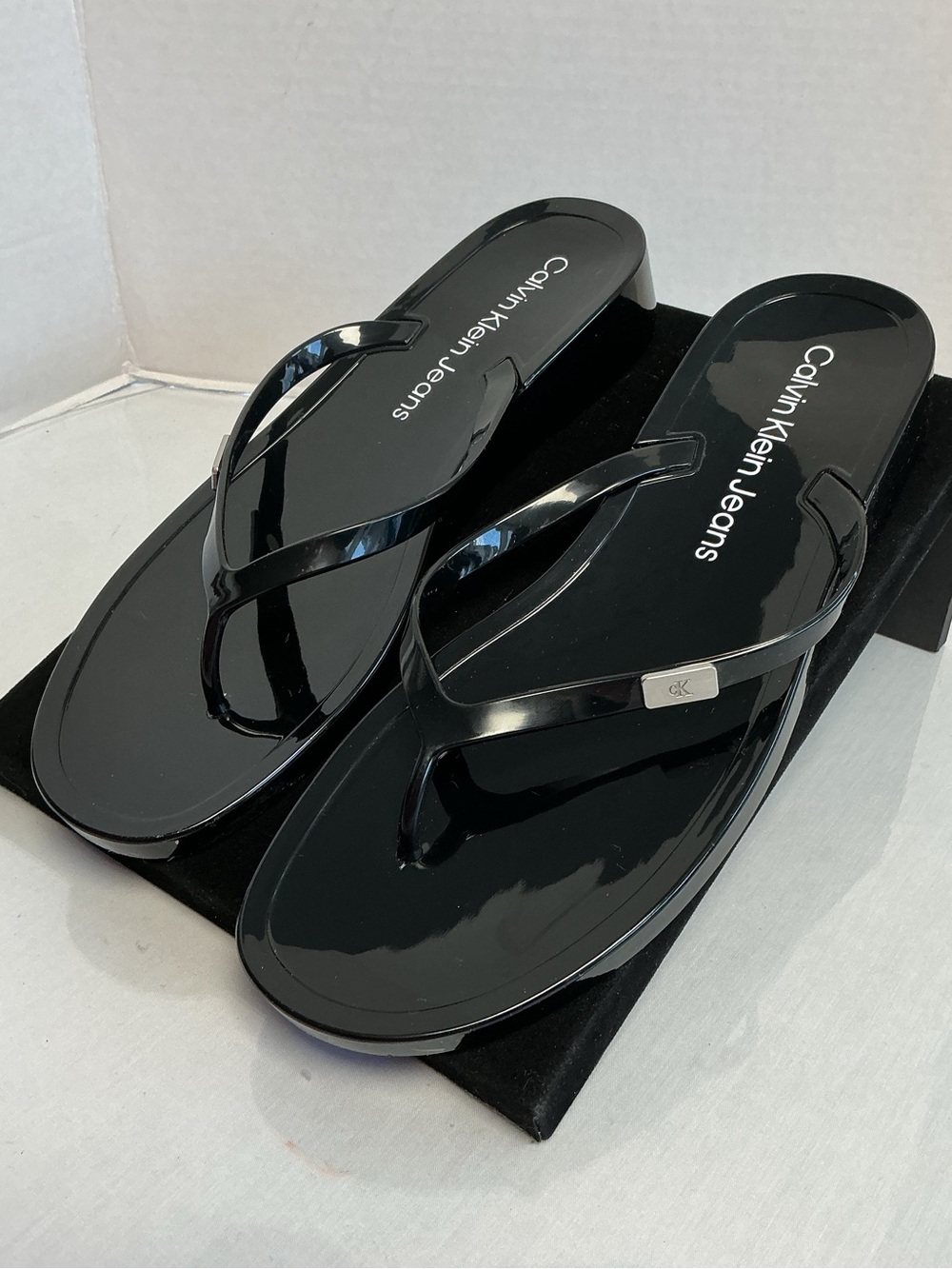NEW Calvin Klein Jeans Black Jelly Thong Sandals Logo Sleek 10.25” Fit 8-8.5